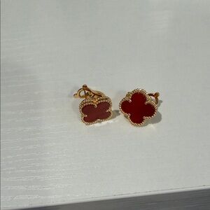 Brand new carnelian Elegant Gold and Red Clover Earrings